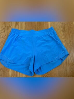 Lululemon Hotty Hot Shorts - euc